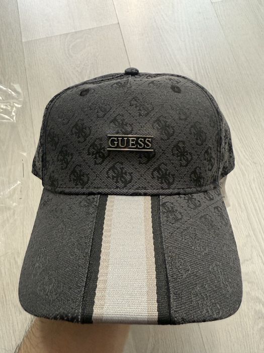Кепка Guess новая