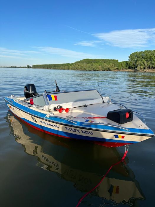 Barca Glastron cu peridoc