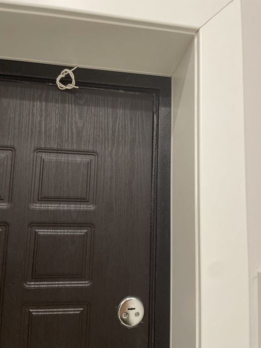 Продам входную металлическую дверь