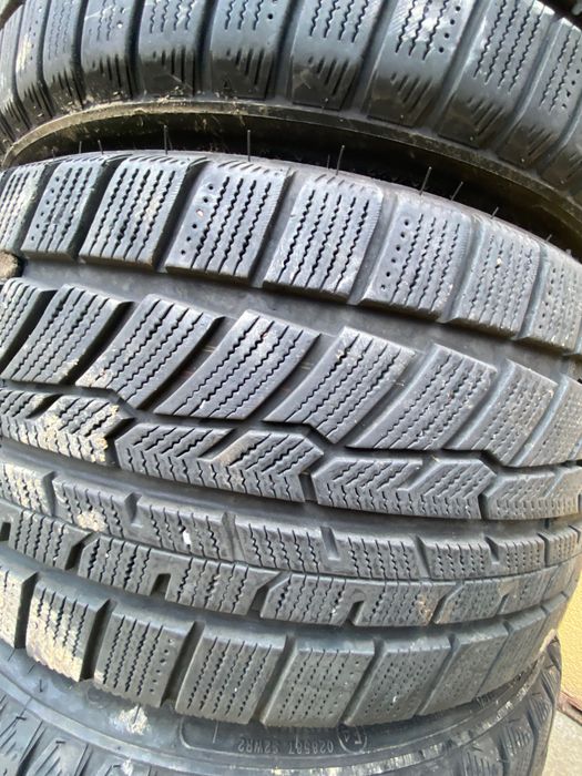 Vând anvelopare 225.35.19