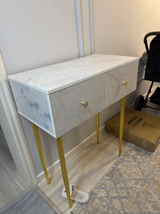 Туалетный столик новый