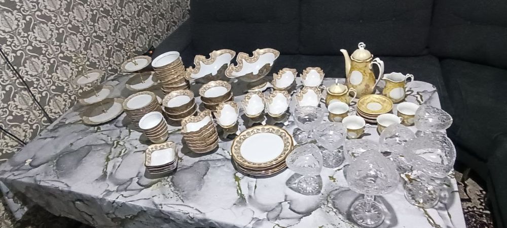 Chinni nabor idishlar sotiladi