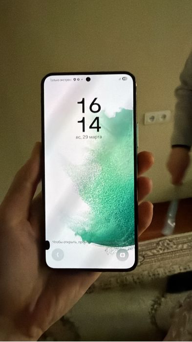 Продам samsung s22 256