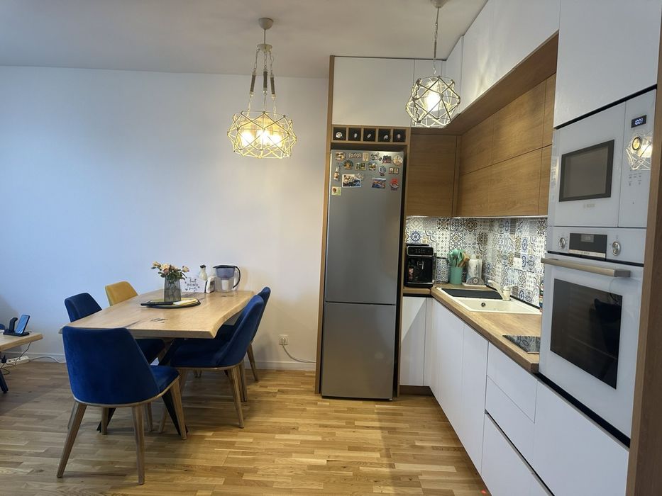 Дава се под наем Двустаен апартамент в Бургас, Славейков - 78 кв.м за 612 € - Снимка #3