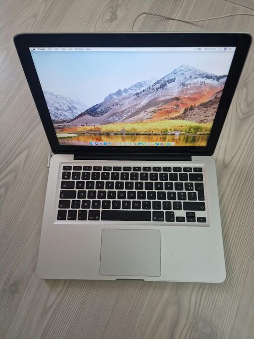 Macbook air 11 inch 2015 ssd  i5