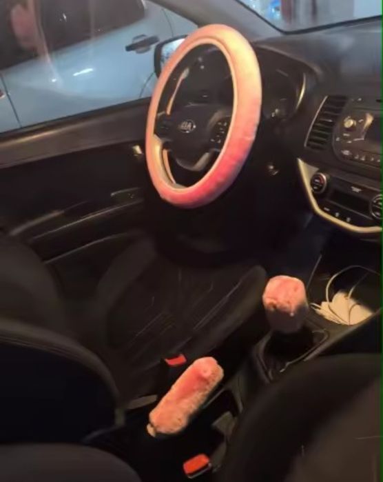 Husa cu puf pentru volan si schimbător, Roz