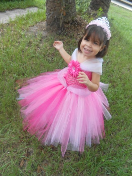 Rochita TUTU Printesa Adormita Aurora roz Zana Buna serbare carnaval