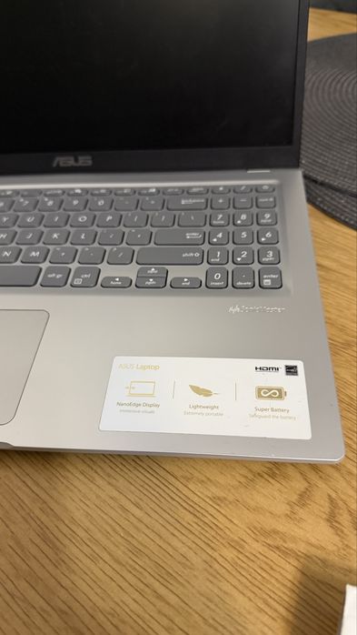 Laptop ASUS X515MA – 8GB RAM, SSD 256GB, Windows instalat, 15.6”