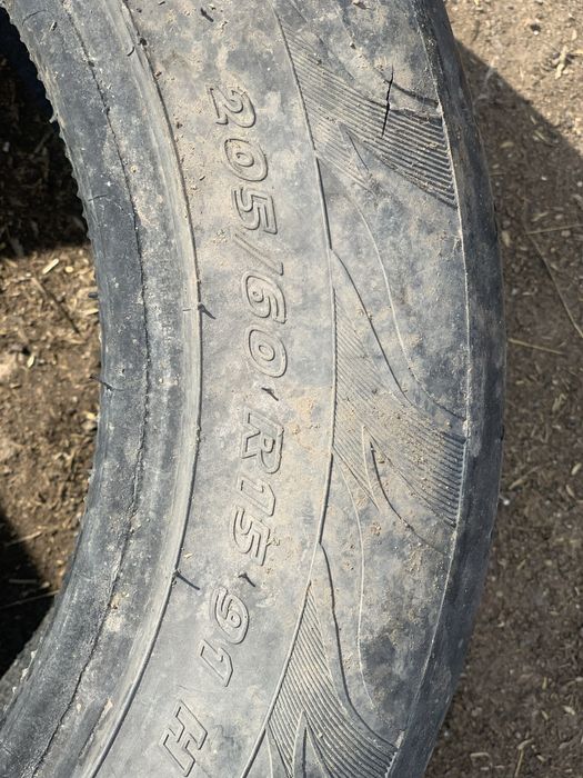 шины 205/60/15 продам