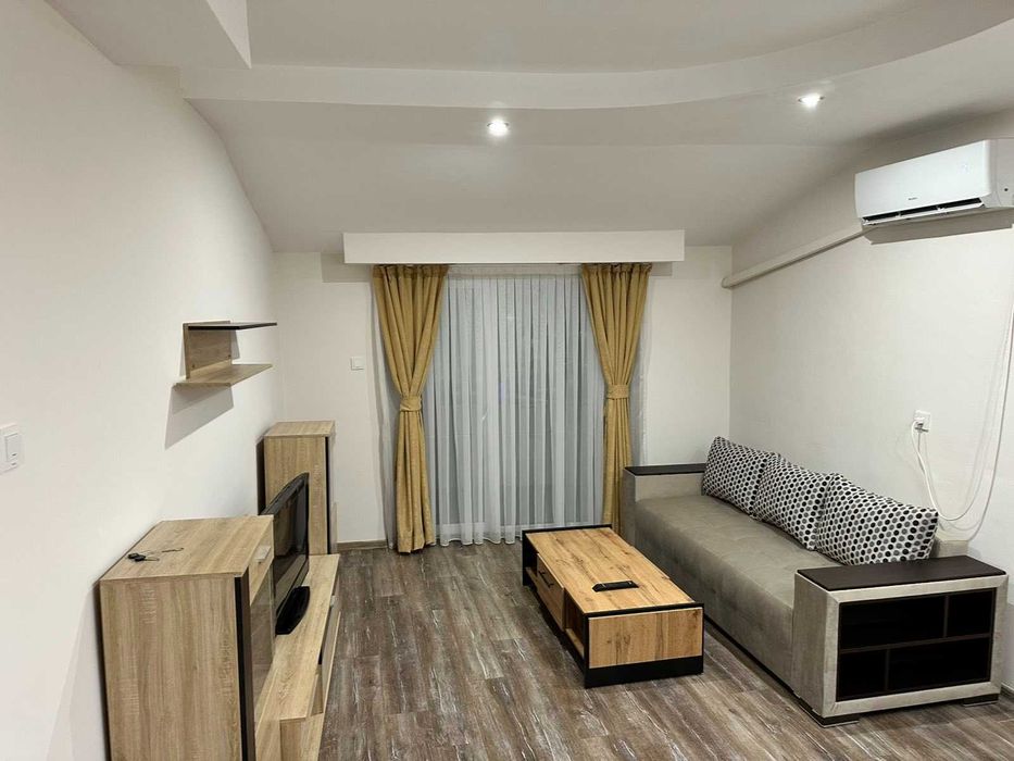 Дава се под наем Двустаен апартамент в Ямбол, Аврен - 60 кв.м за 306 € - Снимка #1