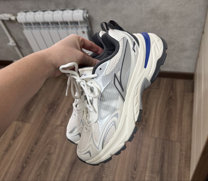 Продаются новые кроссовки Li Ning 39 размер унисекс