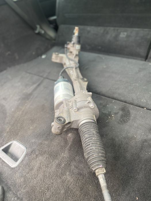 Кормилна рейка Volkswagen T7 Multivan