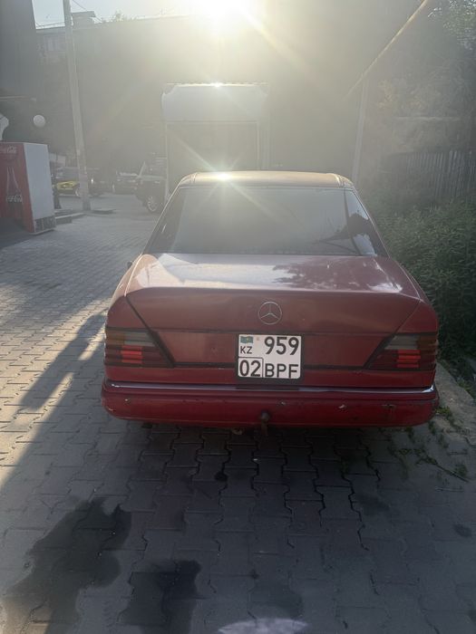 Mercedes-Benz 124