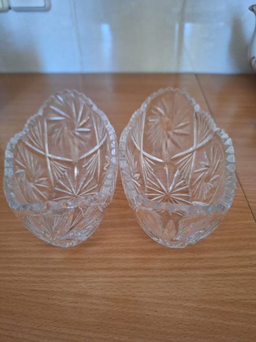 Хрустальные вазочки- лодочки по 1000 тенге