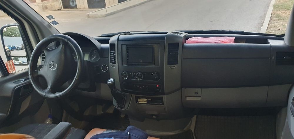 Продавам пътнически микробус Mercedes-Benz Sprinter 316