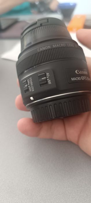 Obiectiv Canon EF-S35mm f/2.8 MACRO IS STM