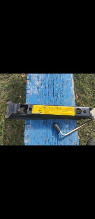 Продаю донкрат на Ауди 100 С4 оригинал