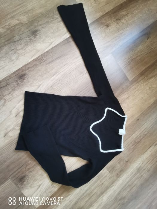 Bluza cu decolteu în forma de inima