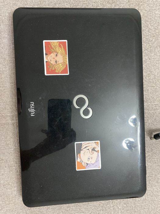 Ноутбук fujitsu.