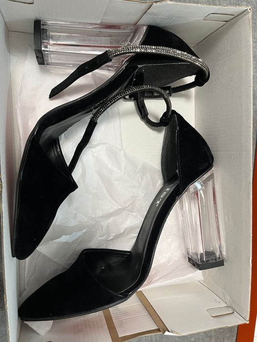 Дамски обувки на ток