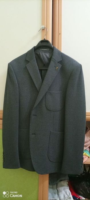 Kastyum pidjak sotiladi