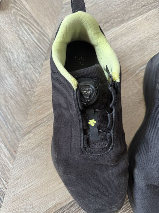 Продам кроссы DESCENTE