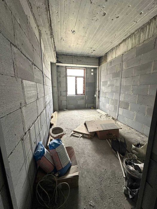 Dom sotiladi (novostroyka korobka) 2 xona 5-etaj