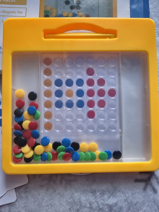 Развивающая игрушка,магнитная доска