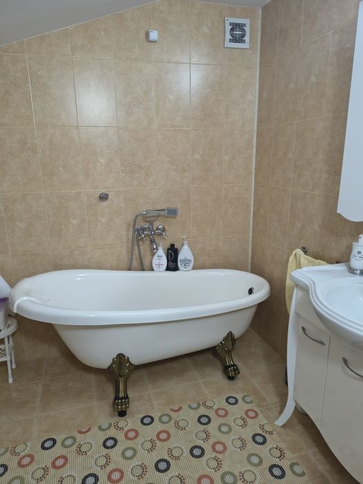 Vind cada baie in stare foarte buna+ baterie in stare buna pret putin negociabil se vinde  la fața locului.
