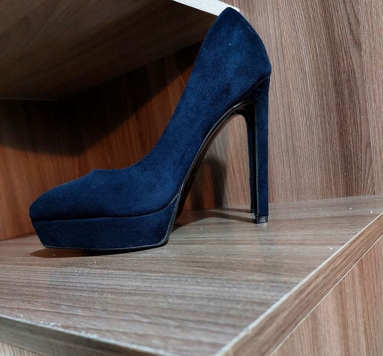 Женские туфли на шпильке