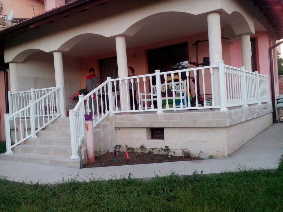 Дървени парапети за стълбища и веранди