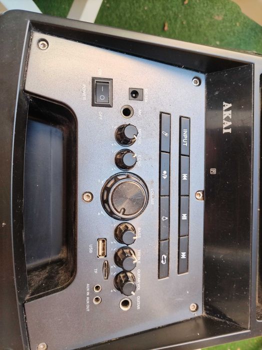 Преносима тонколона Akai ABTS-AW8, Bluetooth, USB, FM радио, Диско светлини, Безжичен микрофон
