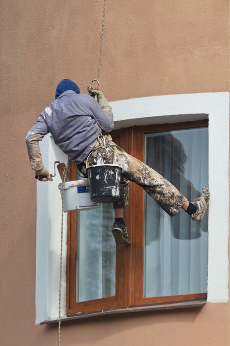 Termoizolatii cu alpinisti utilitari si schela