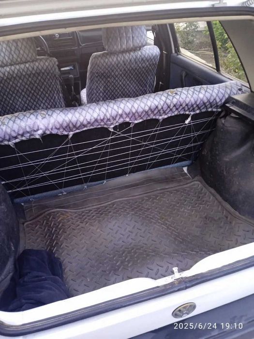 Автомобиль Фольксваген Гольф 2