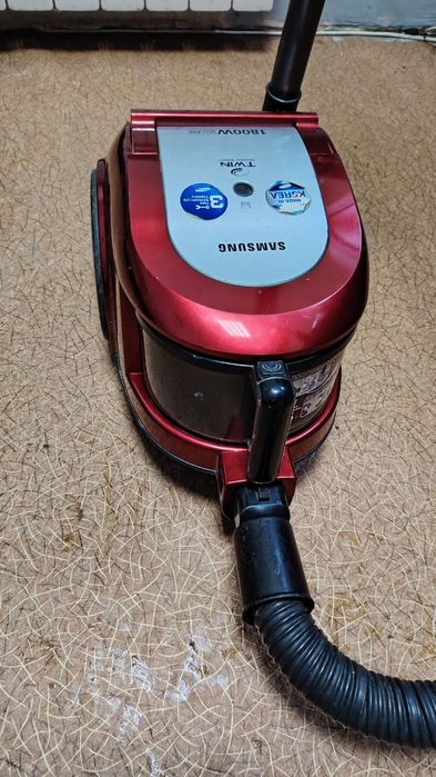 Продам хороший пылесос