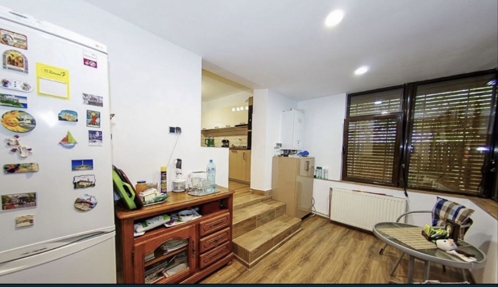 Vand apartament zona foarte buna!