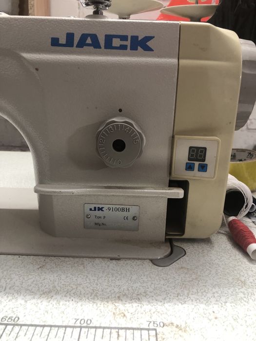 Продам машинку jack