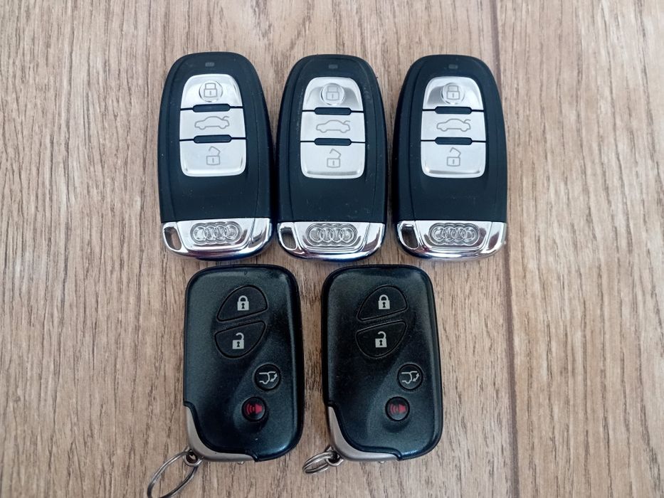 Смарт ключ Audi Lexus