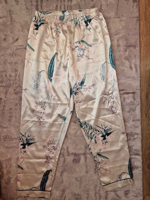 Pijamale satinate de vară și iarnă
