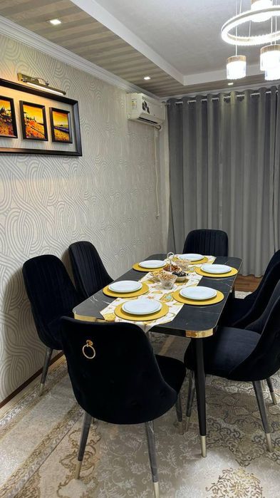 Продается  мебель стол и стулья