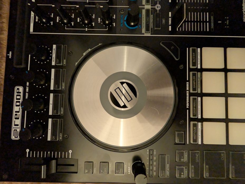 Consola Dj Reloop Mixon 4 - Functionala / Necesita reparatie