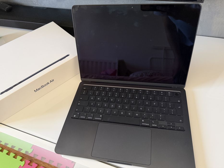 MacBook Air 13” Apple M2 | 8 GB RAM | 256 GB SSD