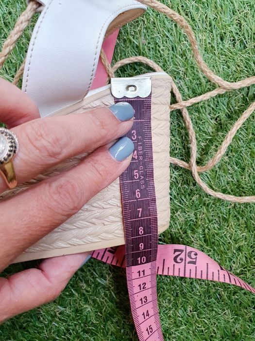 Нови Дамски сандали на висока подметка, 38 номер