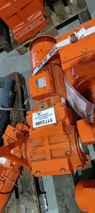 Motor electric trifazat cu reductor Bauer 3kW 13rpm cu frana