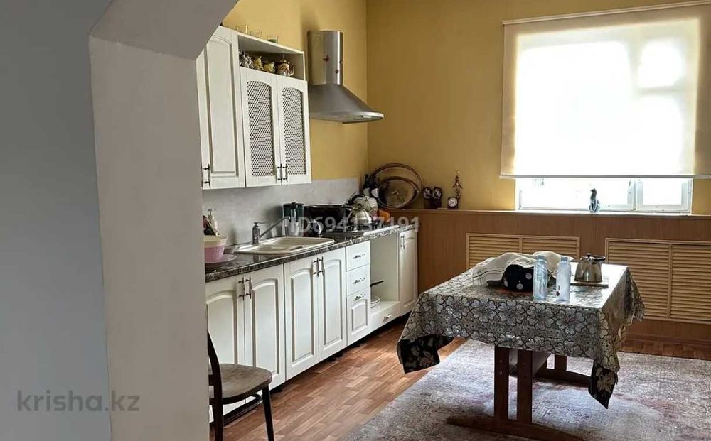 Срочно! Жеке тұрған үй 300 м²