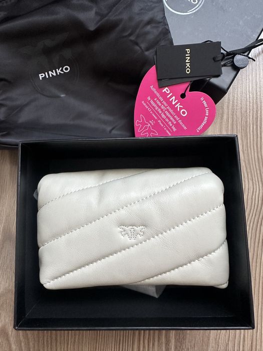 Чисто нова чанта Pinko micro puff бяла