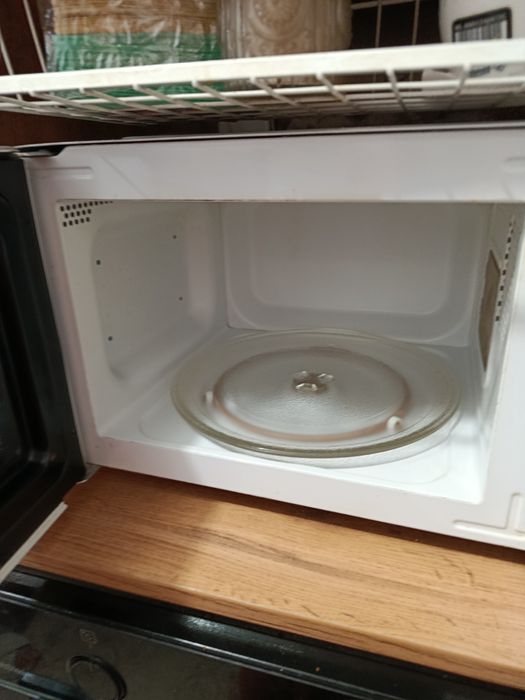 Микроволновая печь Hisense