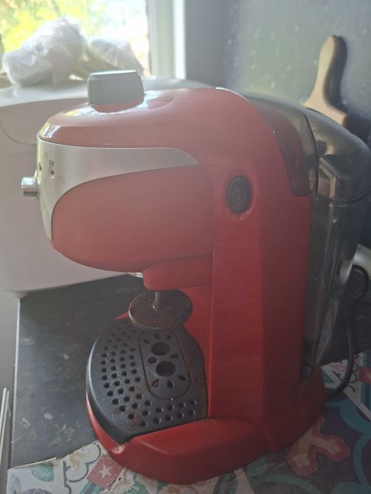 Кафе машина Delonghi и кафемелачка Krups