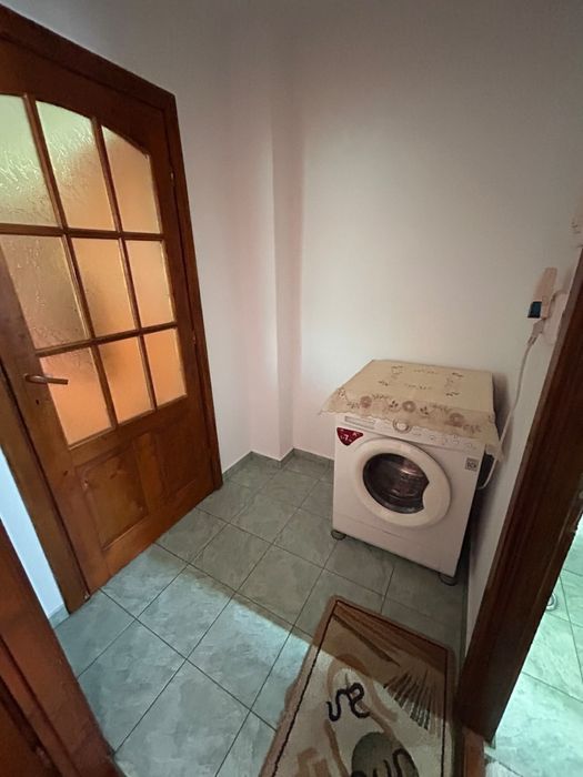 Inchiriez apartament cu 2 camere