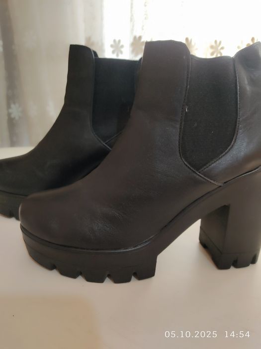 Продается Коженная Полуспоги черного  цвета